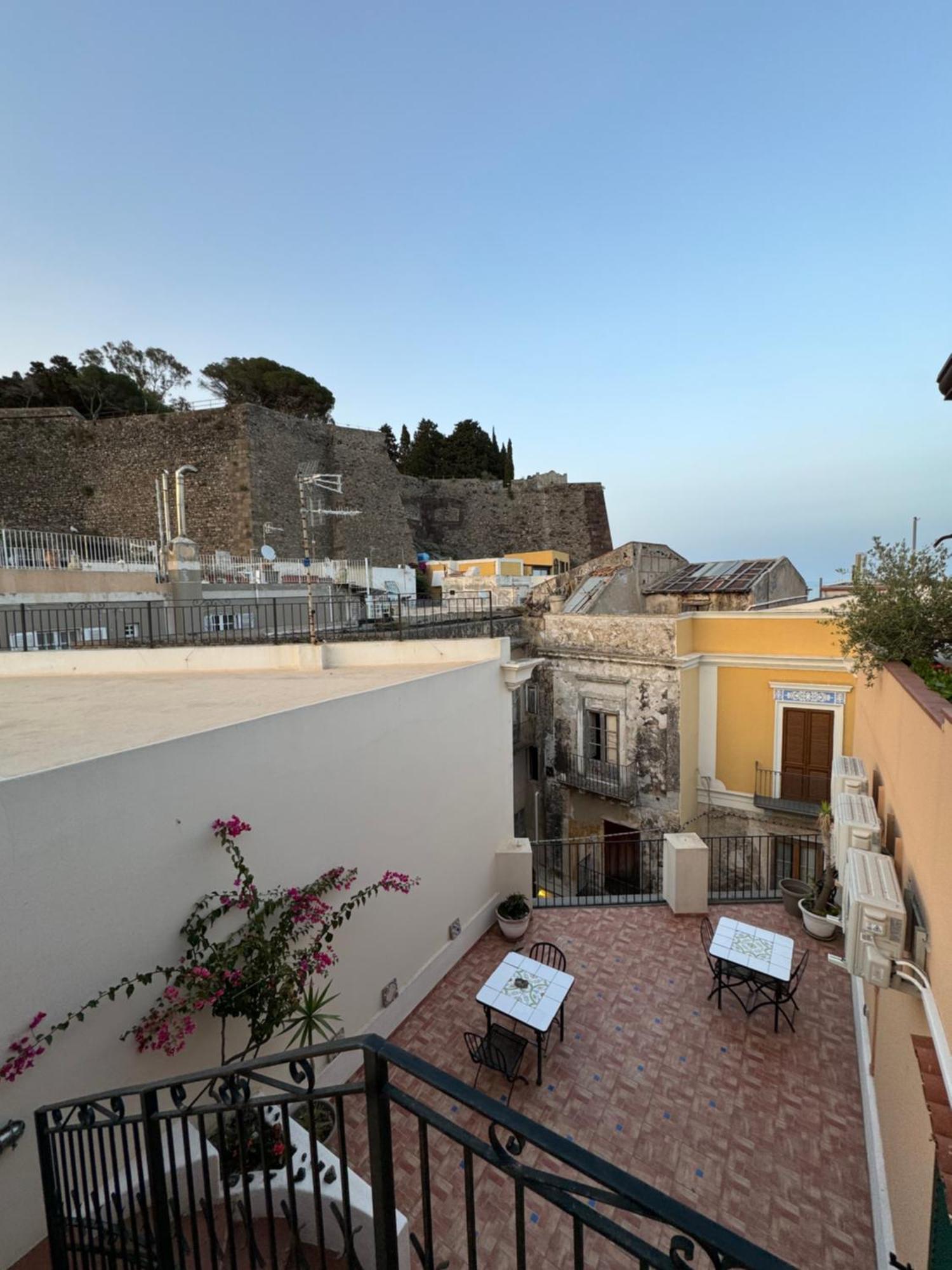 Enzoilnegro Home Lipari  Exterior foto